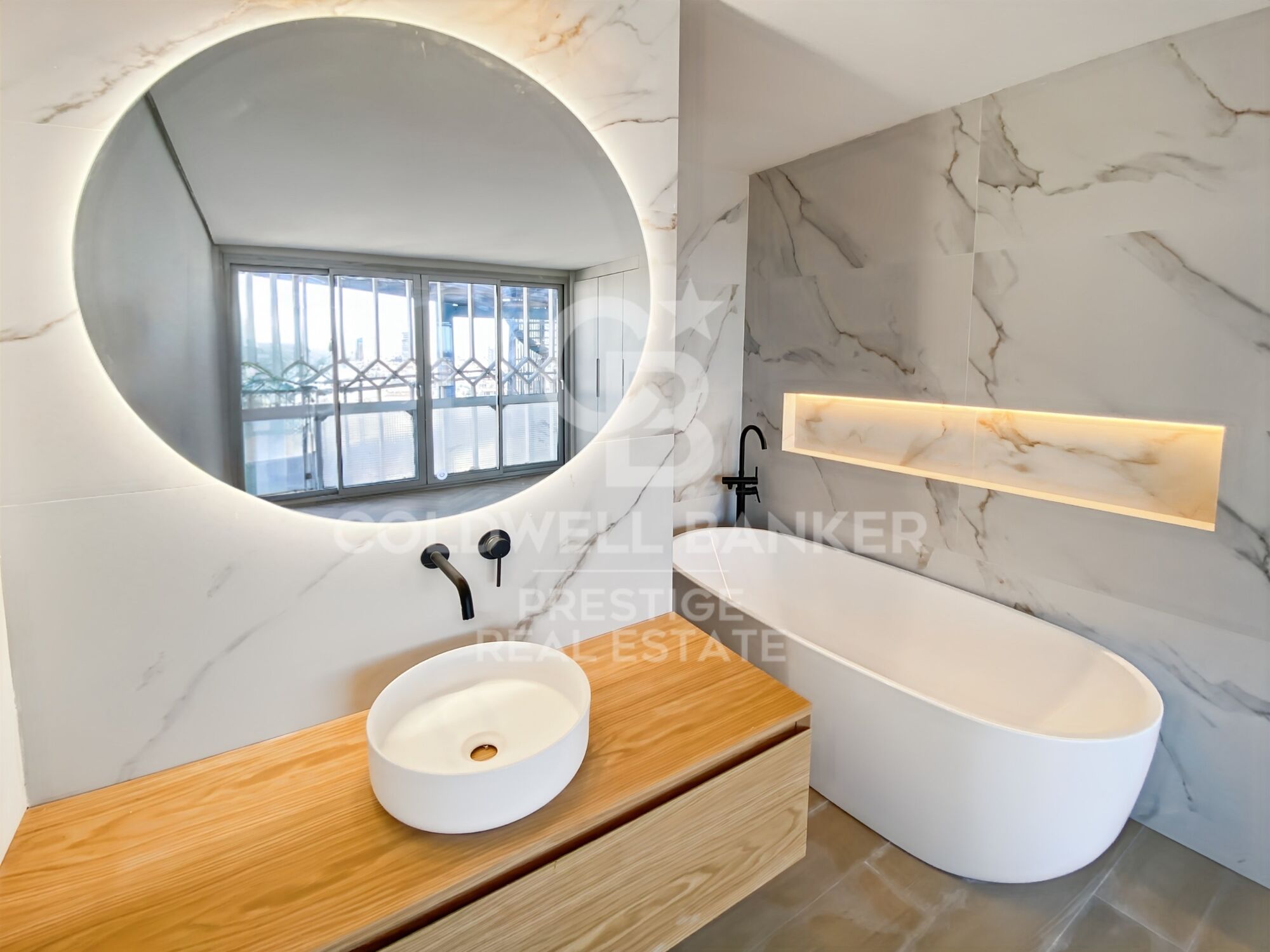 Brand new apartment with panoramic views over Barcelona