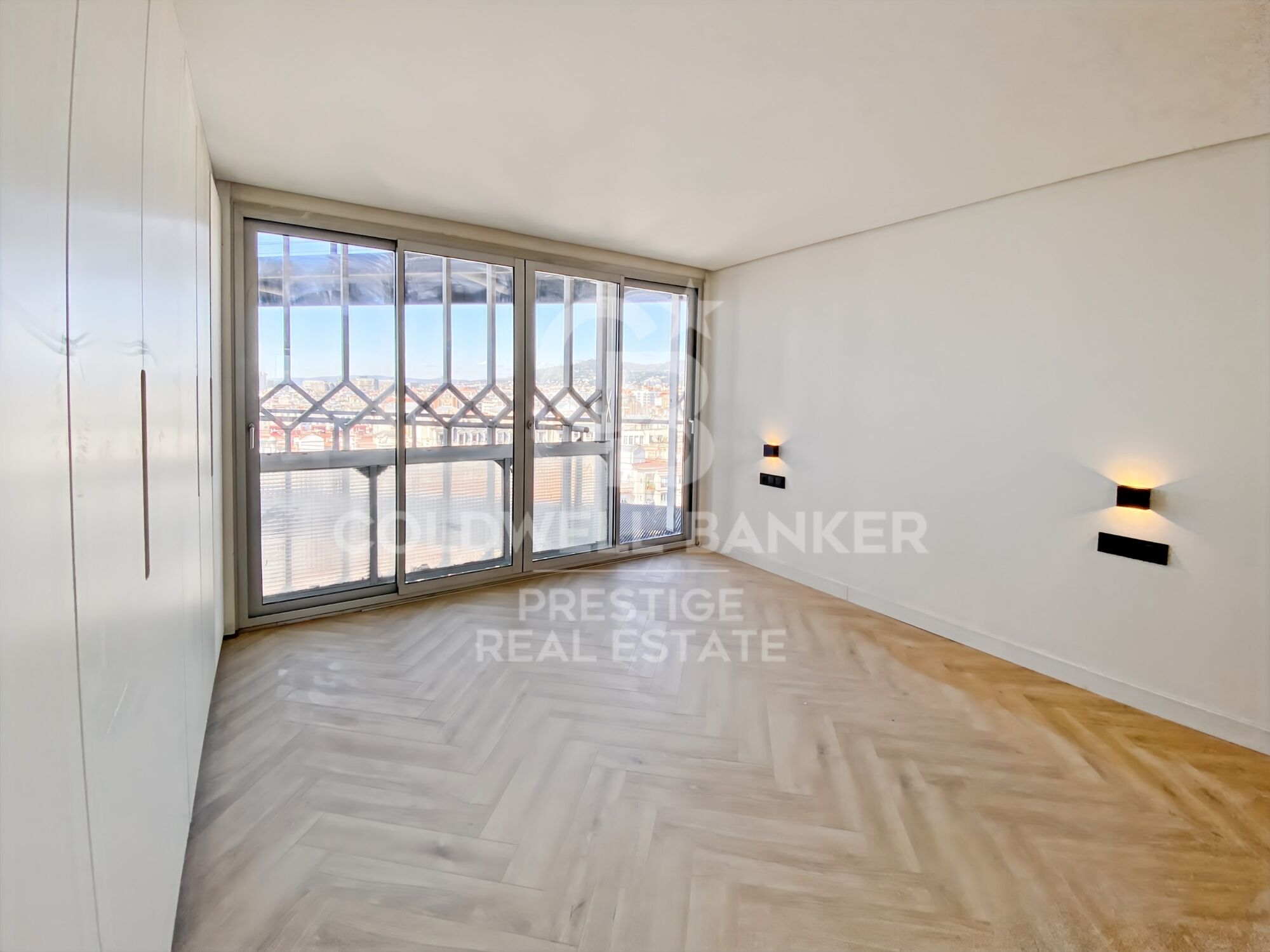 Brand new apartment with panoramic views over Barcelona