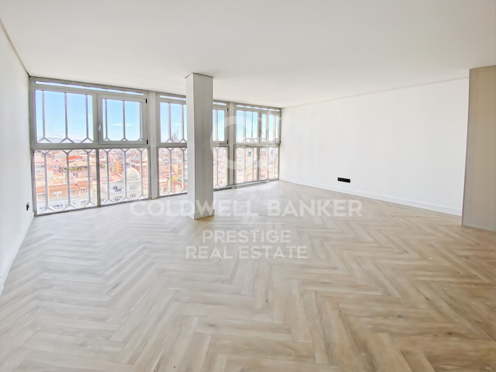 Brand new apartment with panoramic views over Barcelona