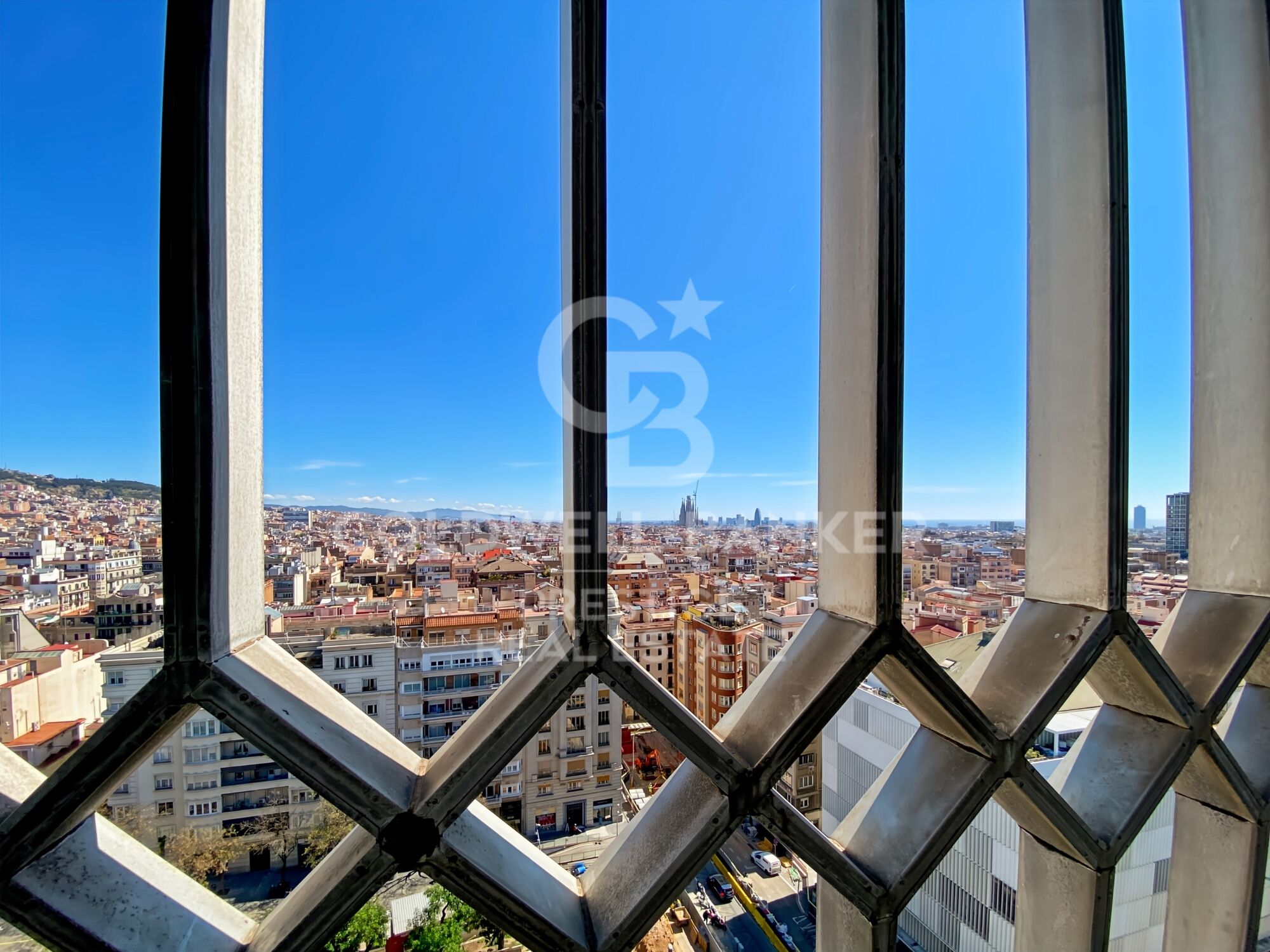 Brand new apartment with panoramic views over Barcelona