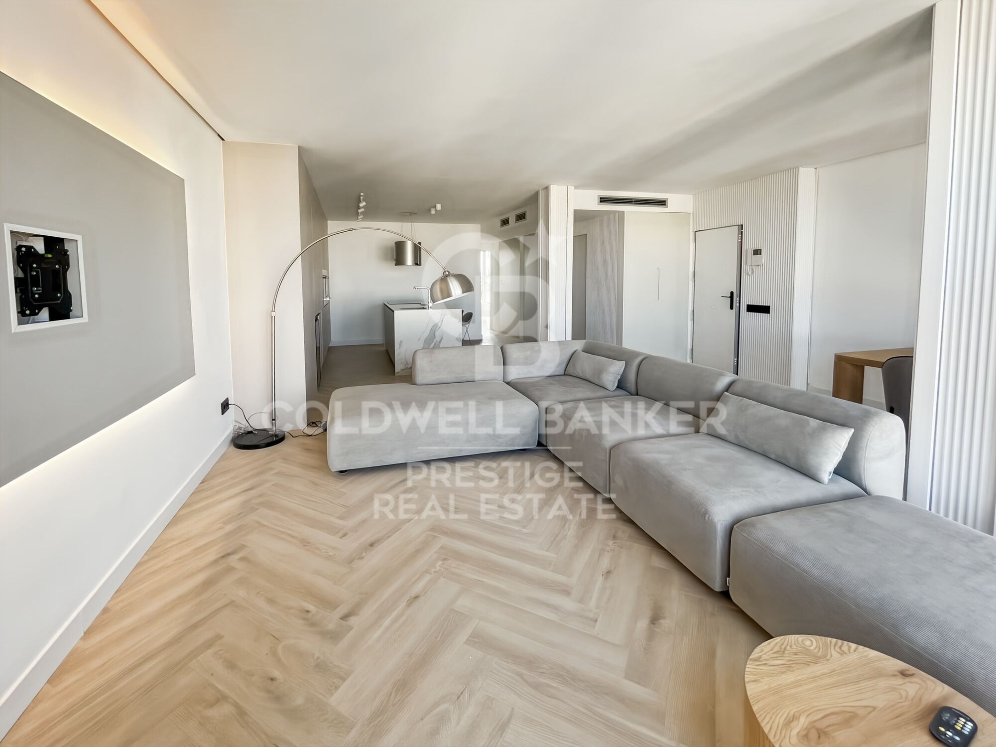 Exklusive Wohnung mit Panoramablick im ikonischen Gebäude an der Plaça Gala Placídia, Barcelona
