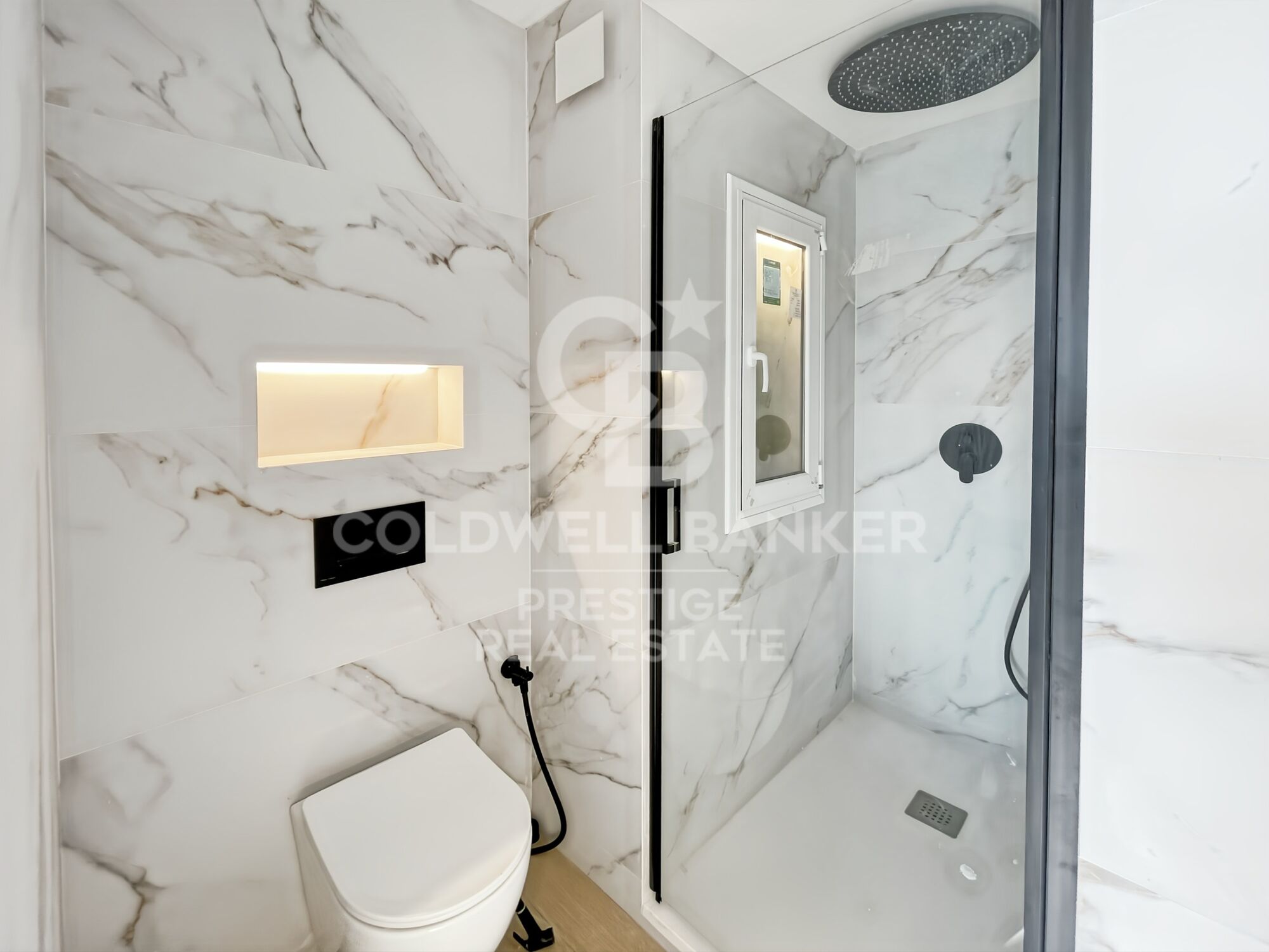 Exklusive Wohnung mit Panoramablick im ikonischen Gebäude an der Plaça Gala Placídia, Barcelona