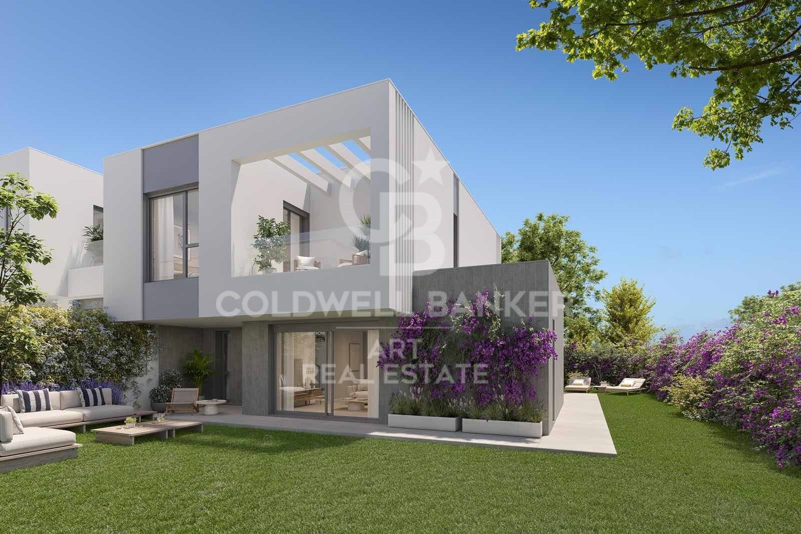 De belles villas de luxe à quelques mètres de la mer à Marbella