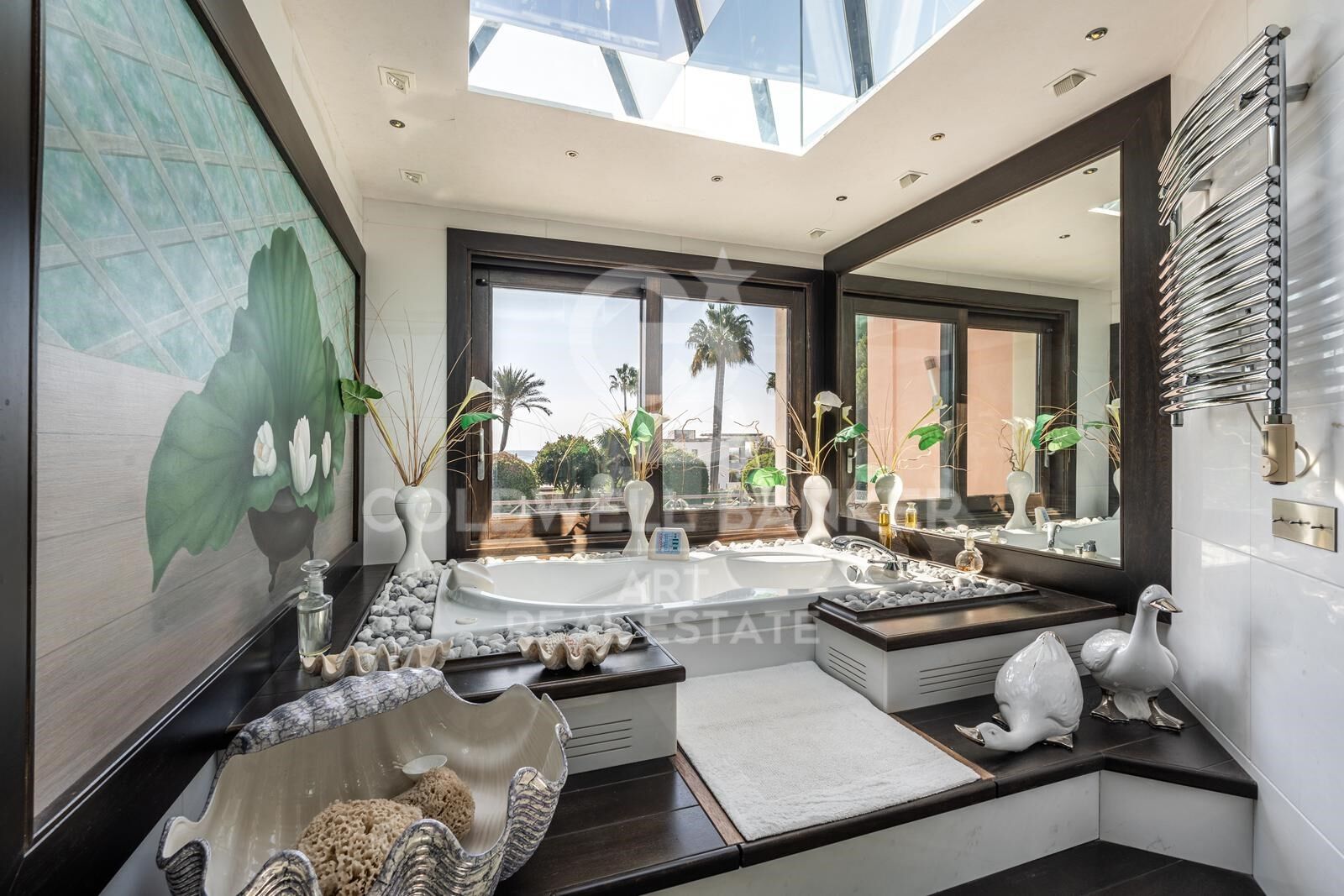 Grand luxury villa with large plot in Paraíso Barronal, Estepona