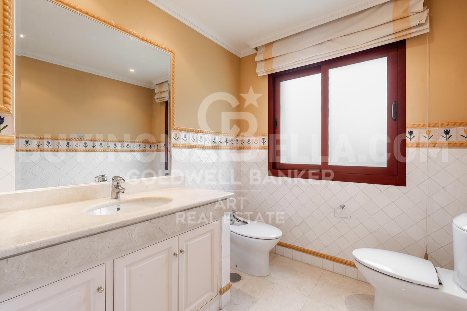 Elegante villa andaluza en la Milla de Oro de Marbella