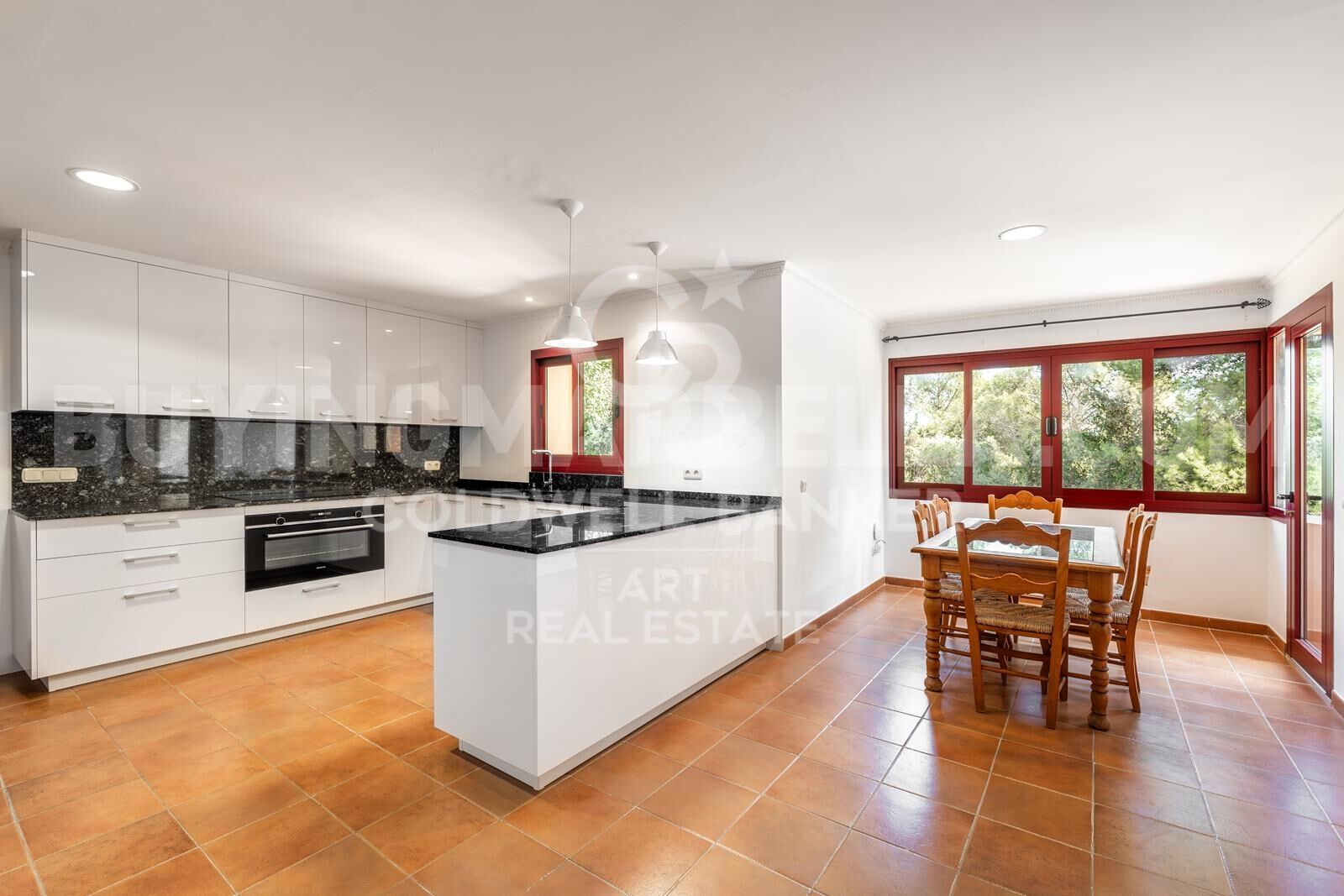 Elegante villa andaluza en la Milla de Oro de Marbella