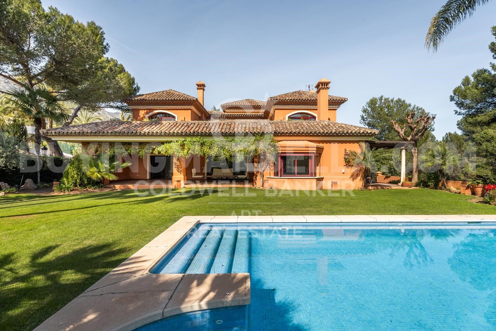 Elegant Andalusian villa on Marbella's Golden Mile