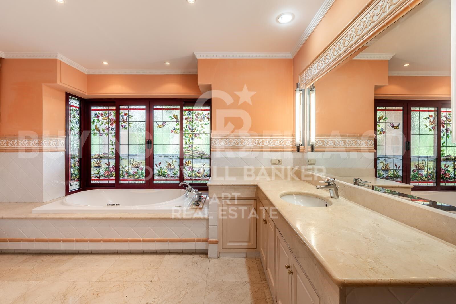 Elegante villa andaluza en la Milla de Oro de Marbella