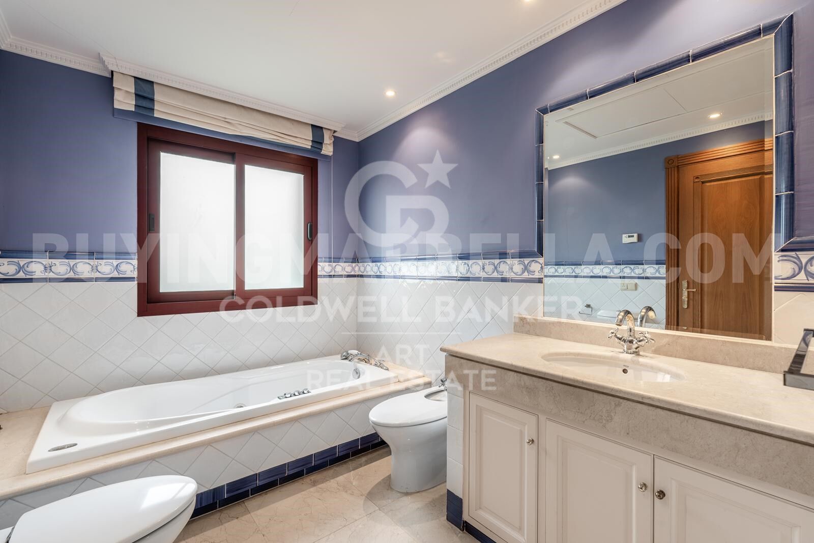 Elegante villa andaluza en la Milla de Oro de Marbella