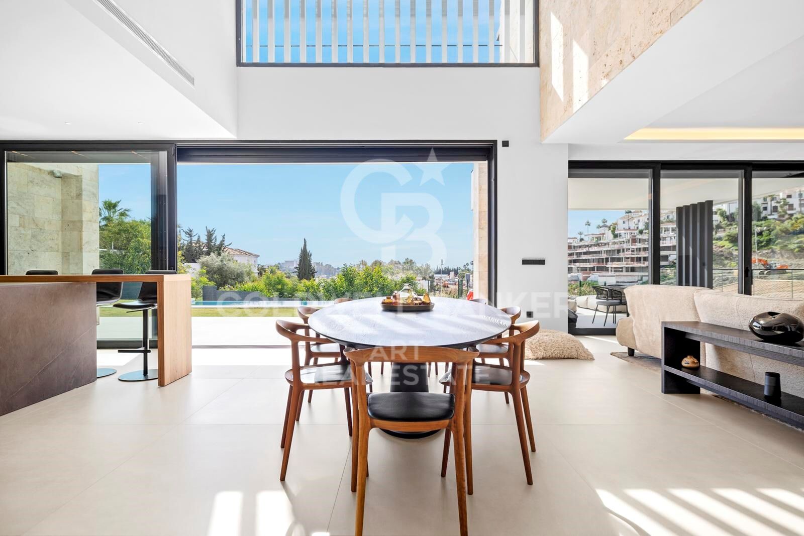 Villa contemporánea de obra nueva con vistas al mar en La Alquería, Benahavís