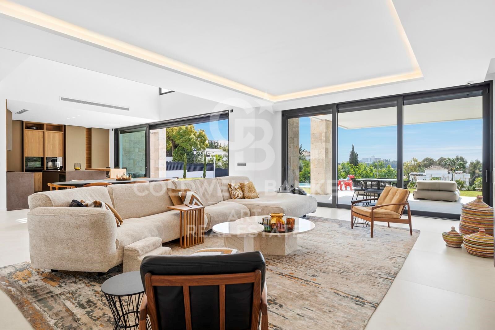 Villa contemporánea de obra nueva con vistas al mar en La Alquería, Benahavís