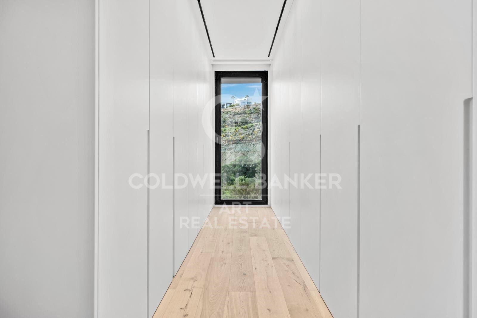 Brand-new contemporary villa with sea views in La Alquería, Benahavís