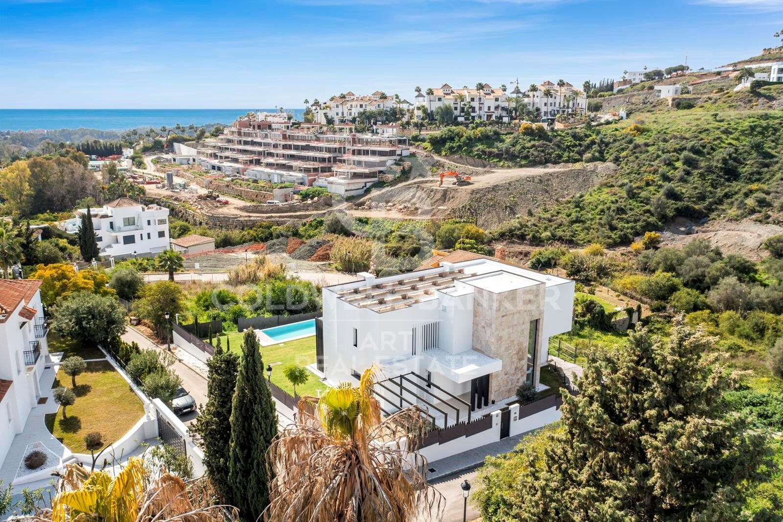 Villa contemporánea de obra nueva con vistas al mar en La Alquería, Benahavís