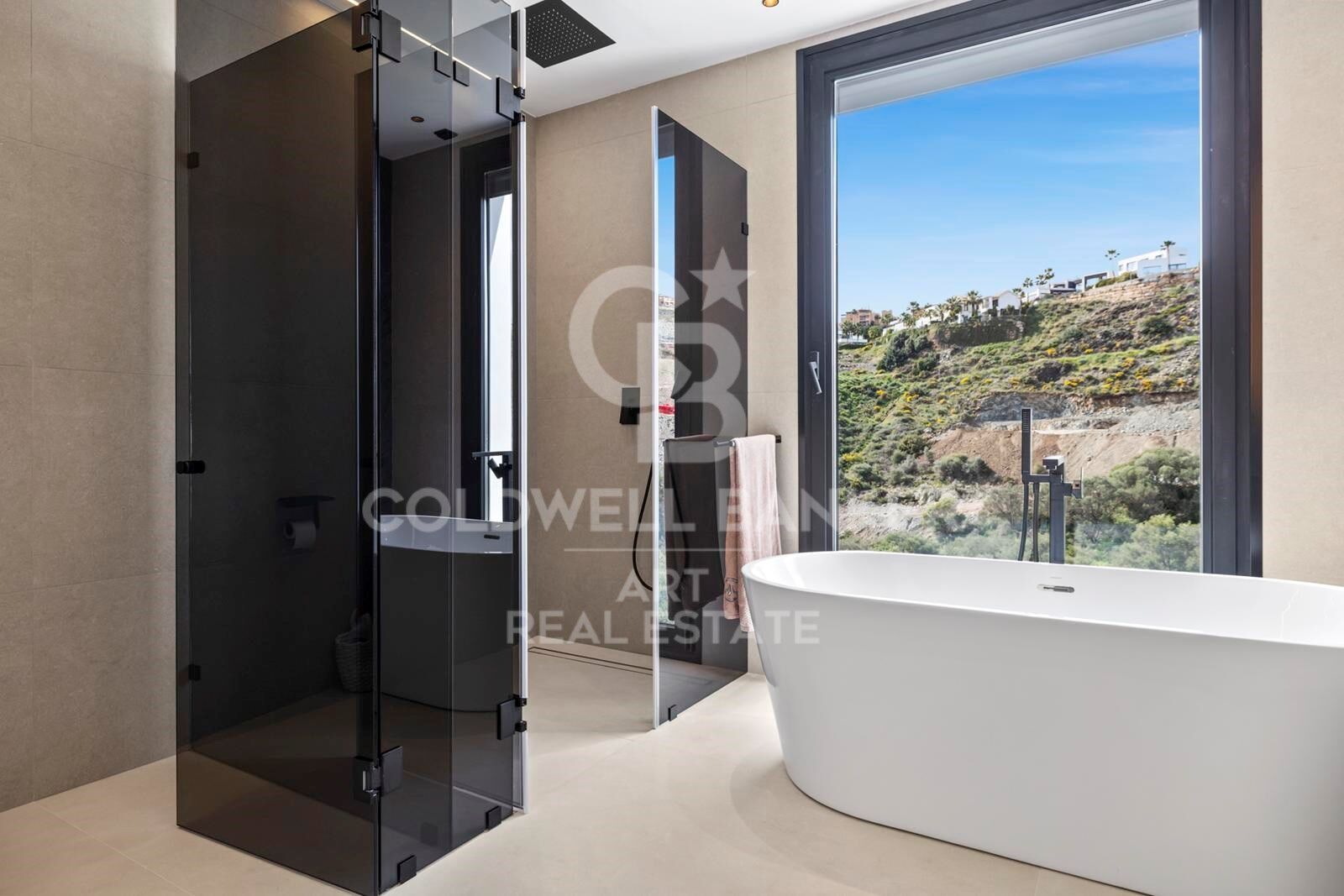 Brand-new contemporary villa with sea views in La Alquería, Benahavís