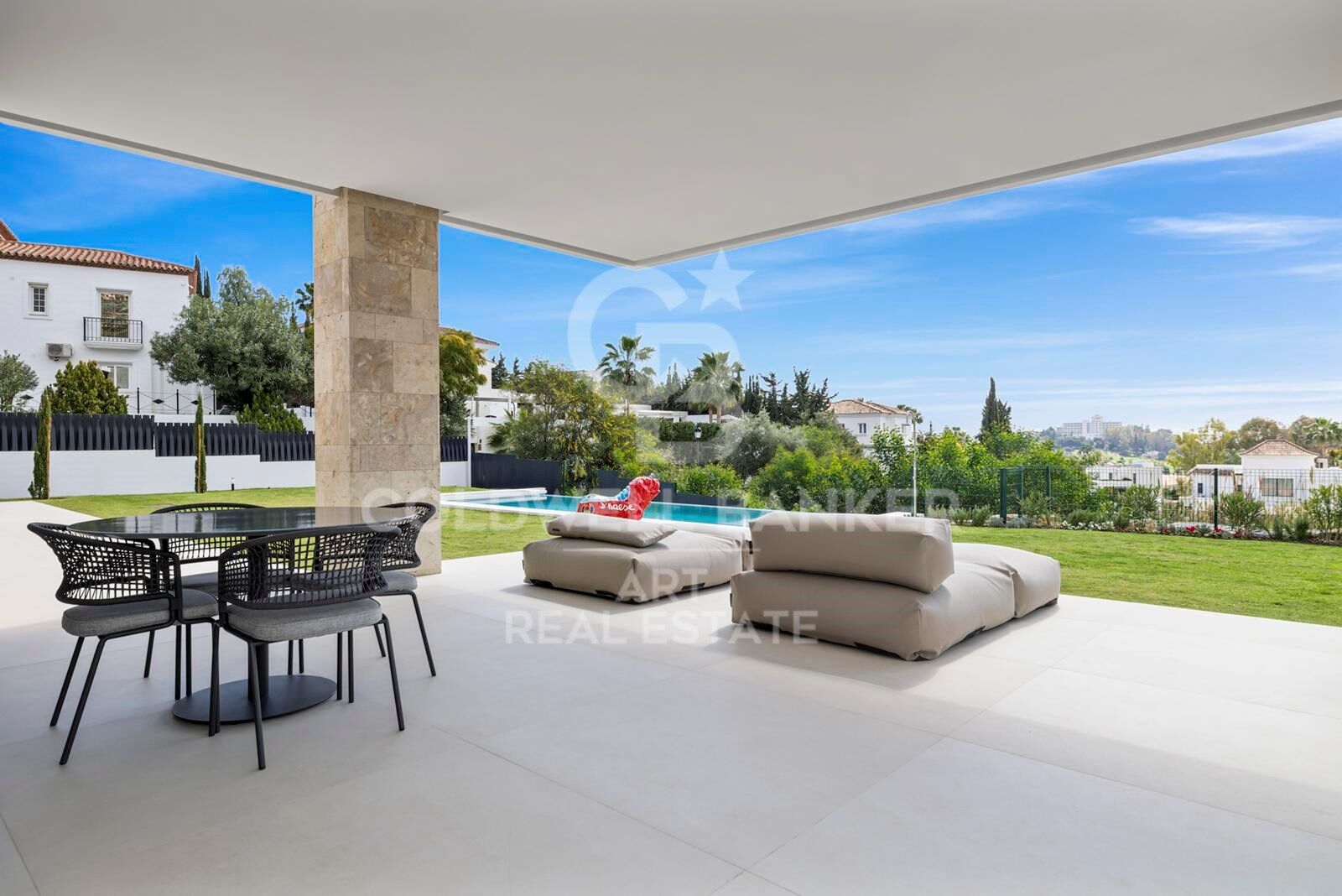 Brand-new contemporary villa with sea views in La Alquería, Benahavís