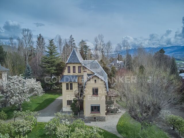 Imponente casa catalogada con historia en Puigcerdà