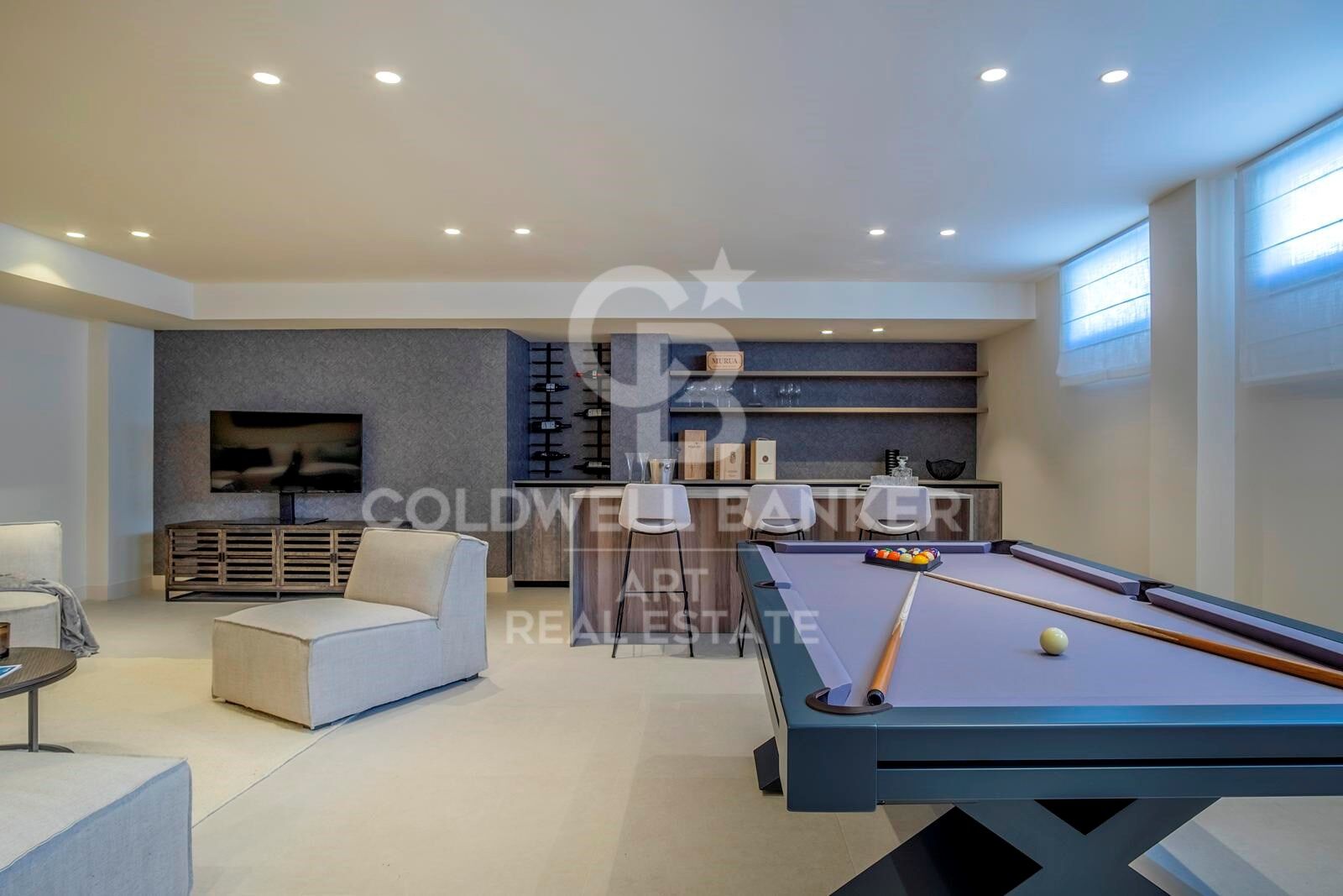 Luxury Frontline Beach Villa in Velaya Gardens, New Golden Mile, Estepona