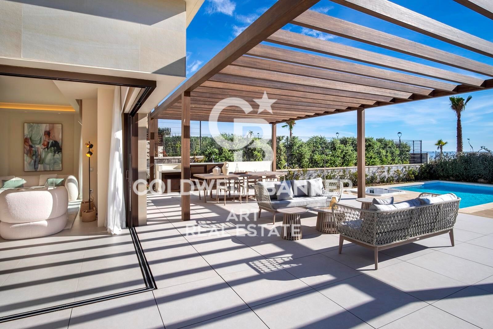 Luxury Frontline Beach Villa in Velaya Gardens, New Golden Mile, Estepona