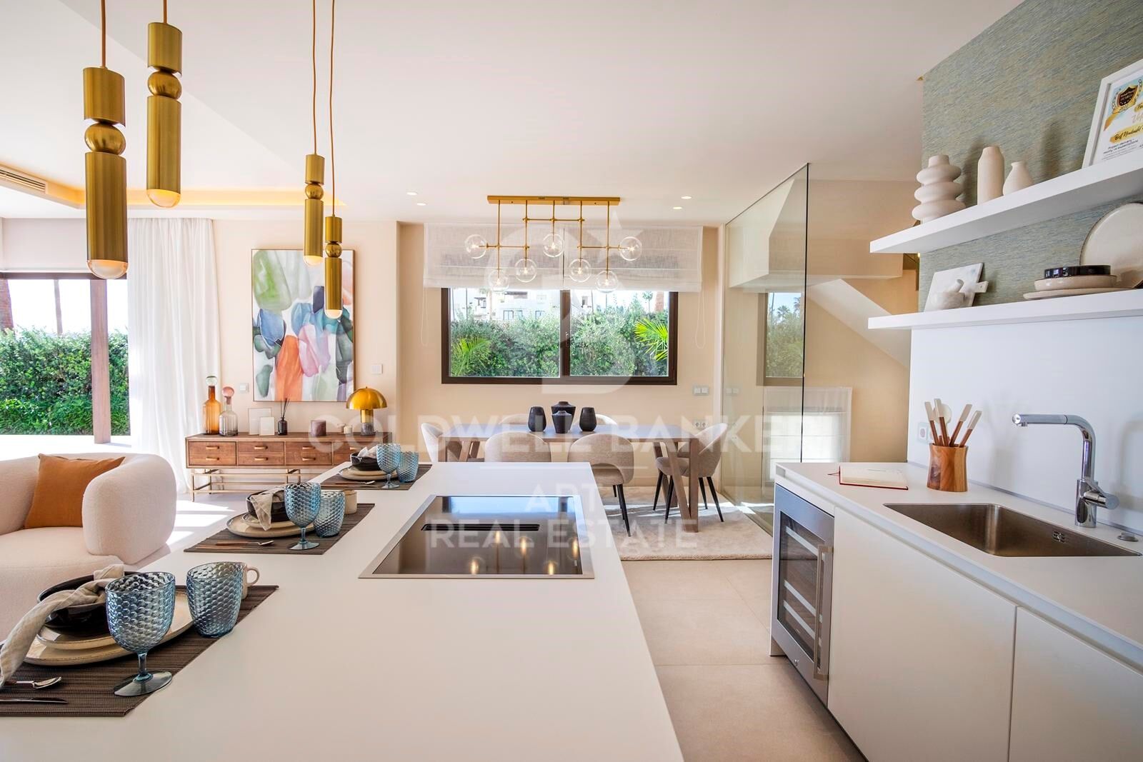 Villa de luxe en première ligne de plage dans les jardins de Velaya, New Golden Mile, Estepona