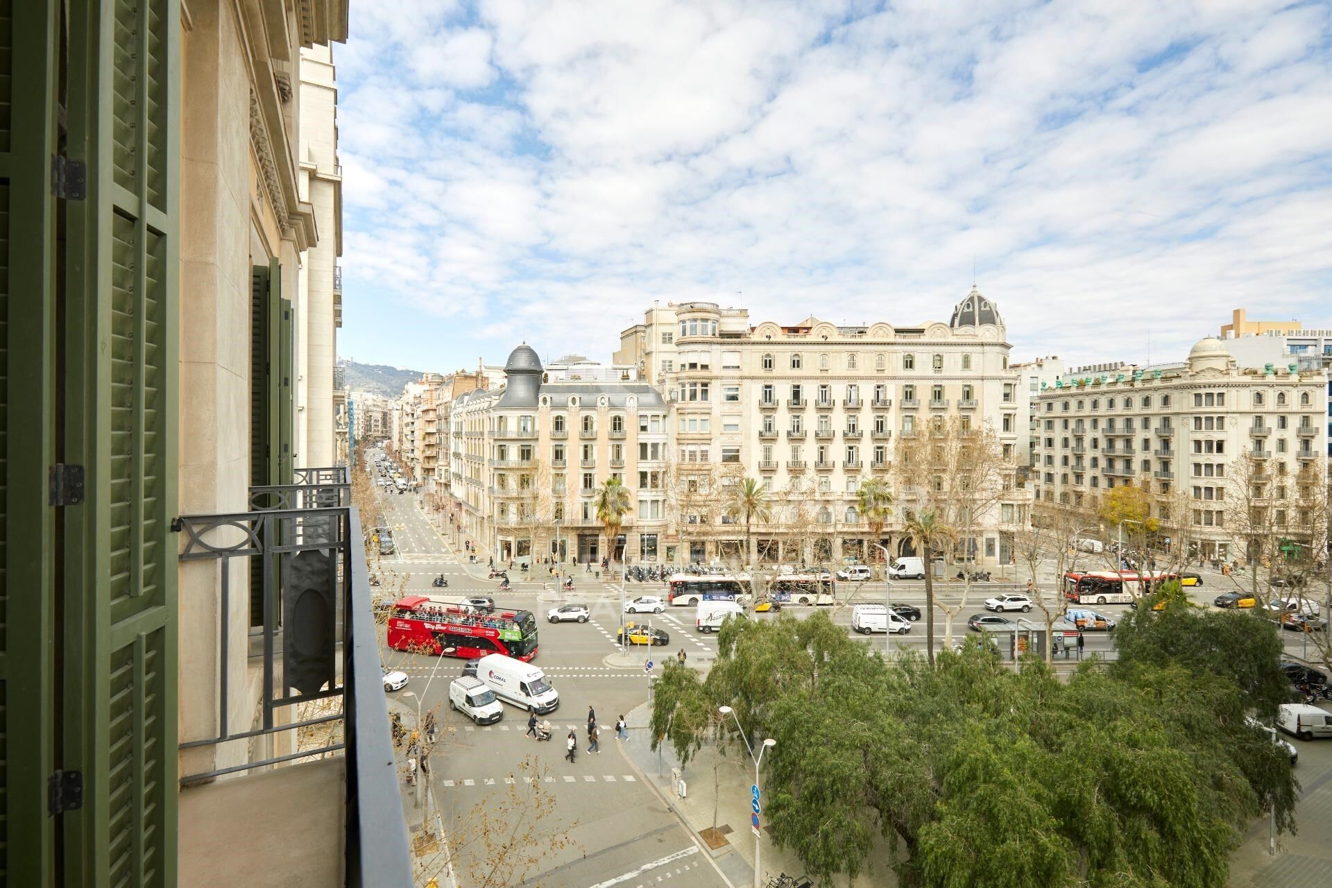 Dream Penthouse in the Heart of the Quadrat d'Or: History and Luxury