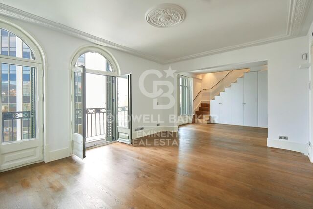 Penthouse de Rêve au Cur du Quadrat d'Or : Histoire et Luxe