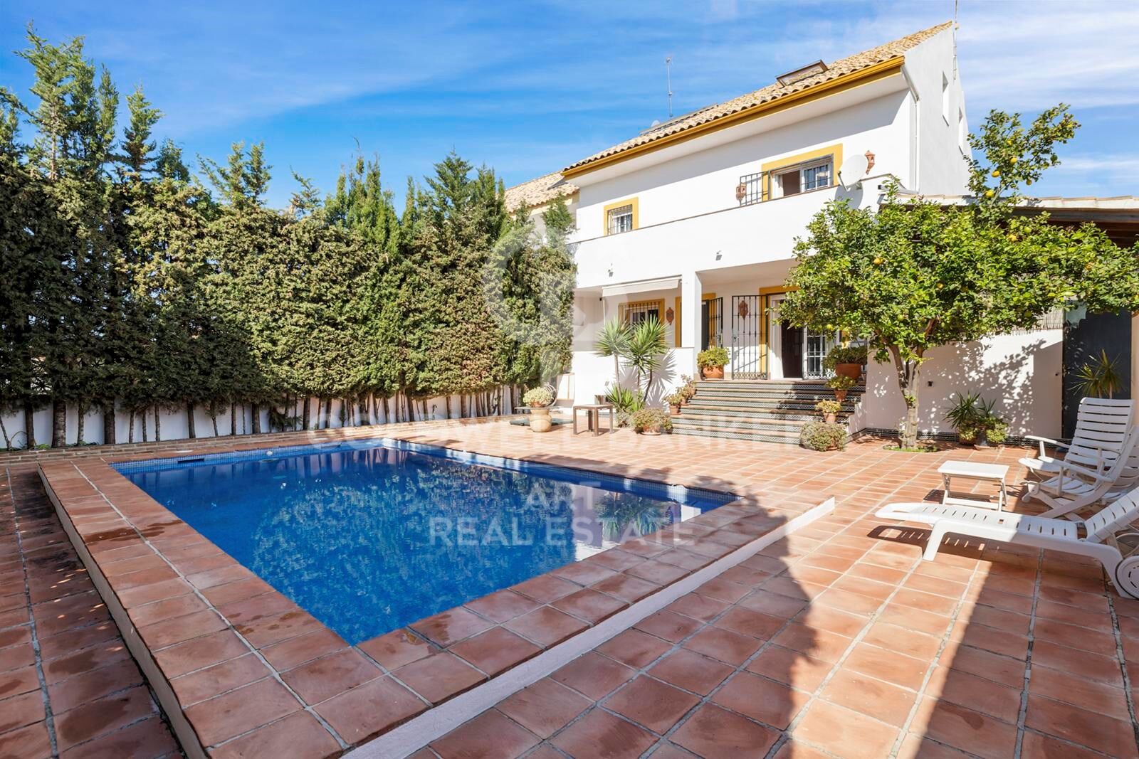 Charmantes andalusisches Reihenhaus mit Pool in San Pedro de Alcántara