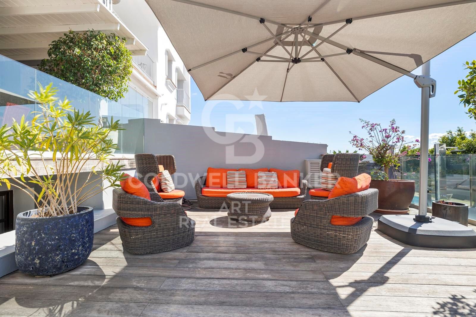 Elegant 5-Bedroom Townhouse with Private Pool in La Perla de la Heredia, Benahavís