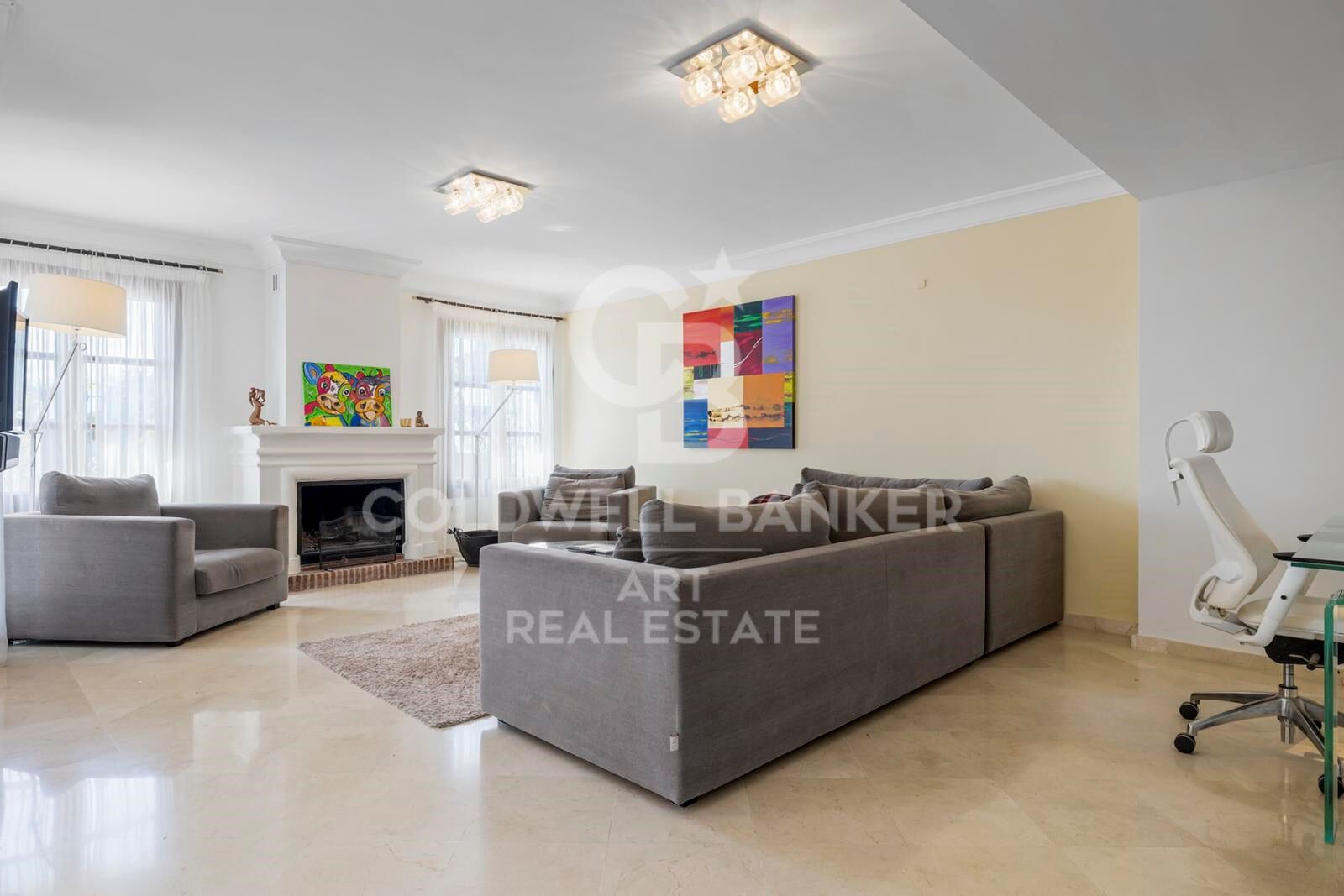 Elegante Adosado de 5 Dormitorios con Piscina Privada en La Perla de la Heredia, Benahavís