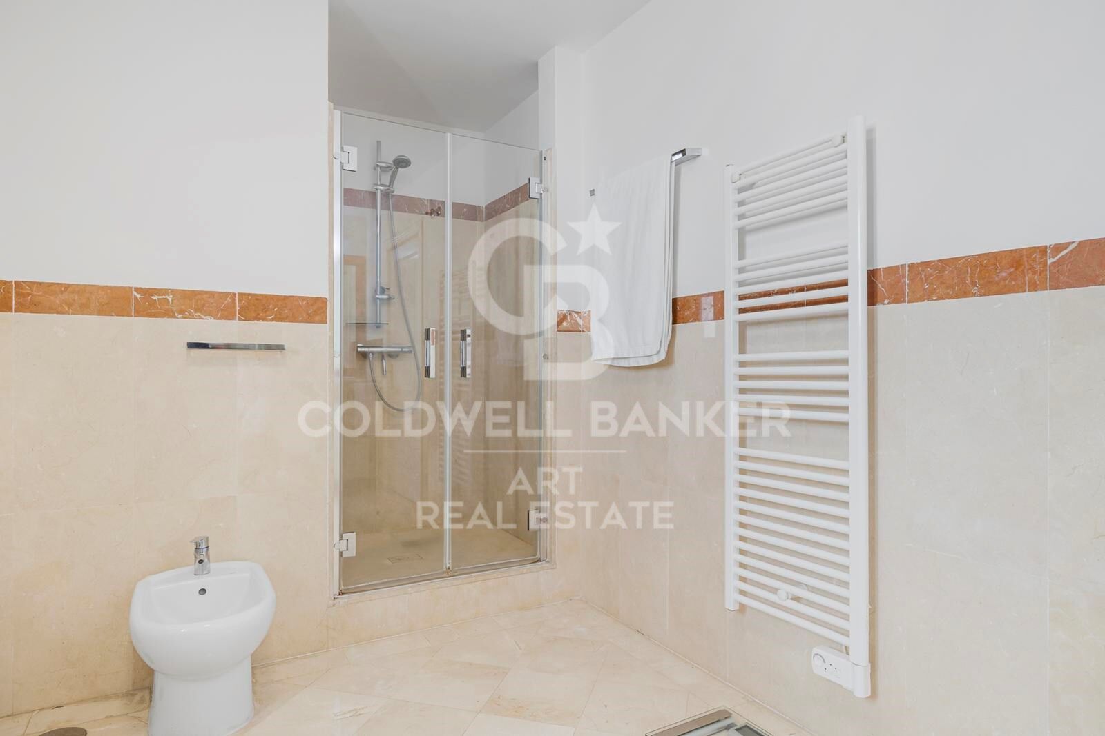 Elegant 5-Bedroom Townhouse with Private Pool in La Perla de la Heredia, Benahavís