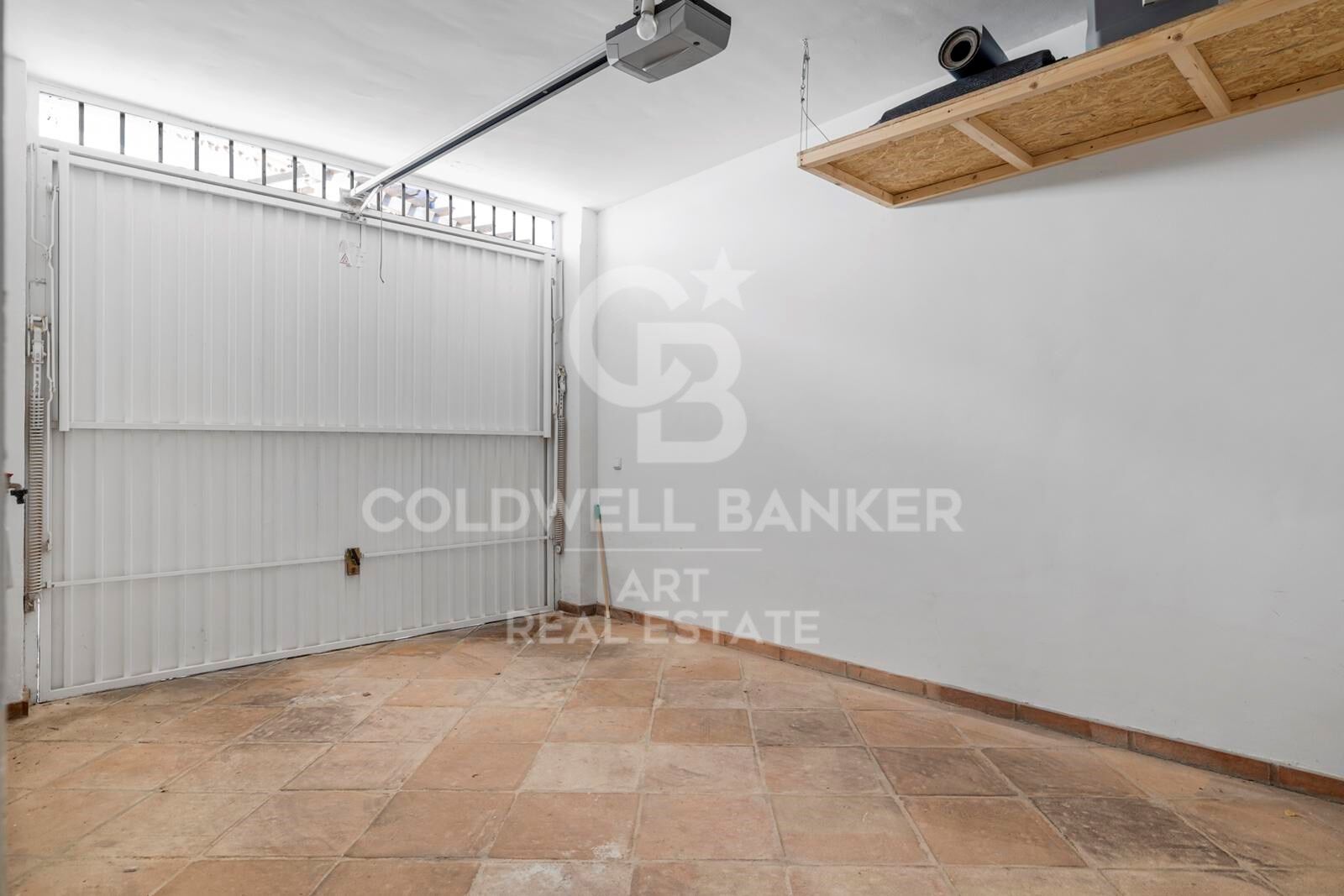 Elegant 5-Bedroom Townhouse with Private Pool in La Perla de la Heredia, Benahavís