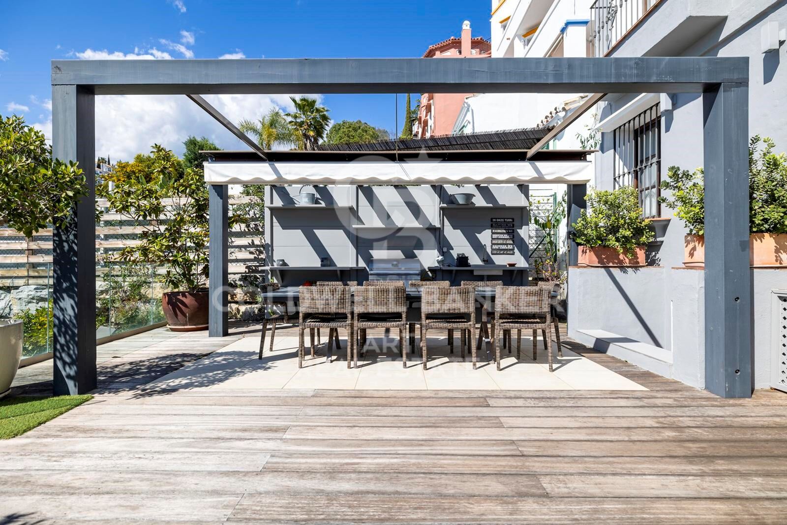 Elegant 5-Bedroom Townhouse with Private Pool in La Perla de la Heredia, Benahavís