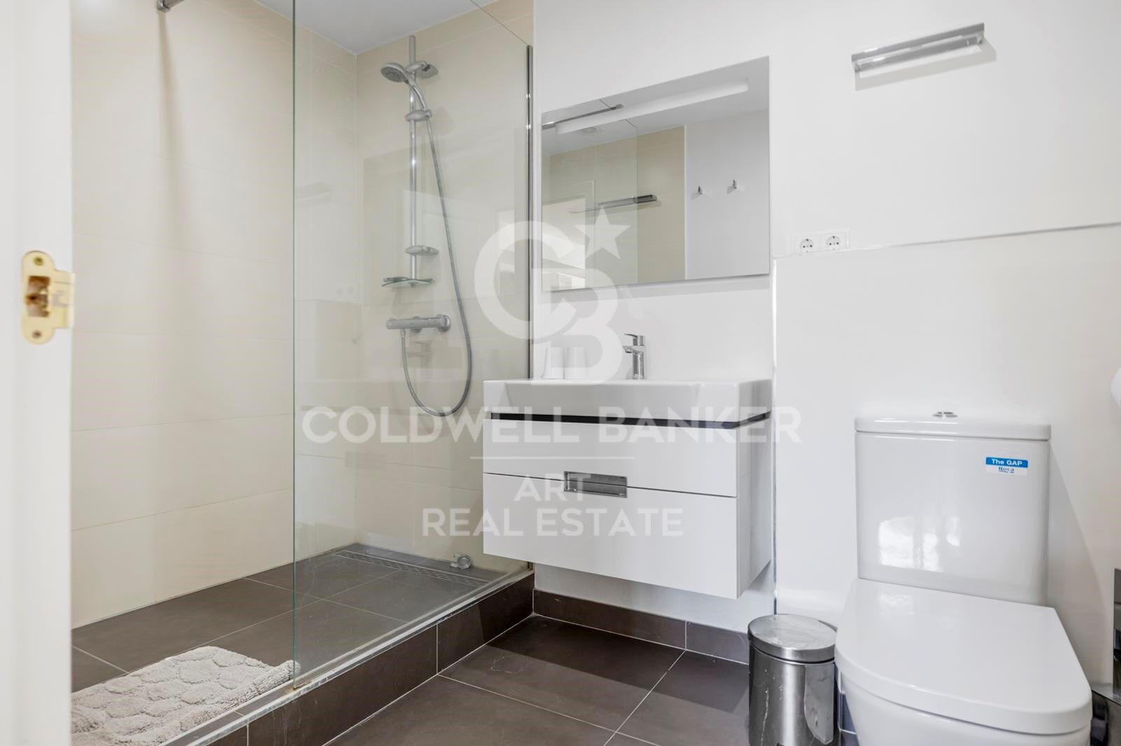 Élégante Maison de Ville de 5 Chambres avec Piscine Privée à La Perla de la Heredia, Benahavís