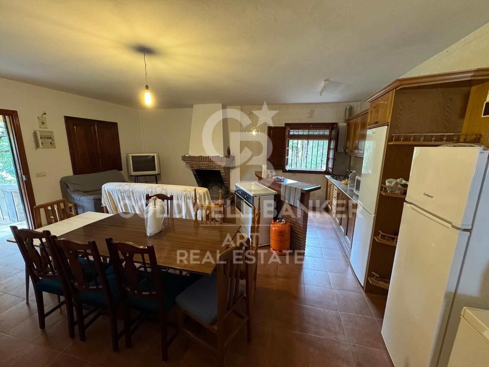 Investitionsvilla mit Panoramablick auf die Berge auf großem Grundstück nahe Estepona