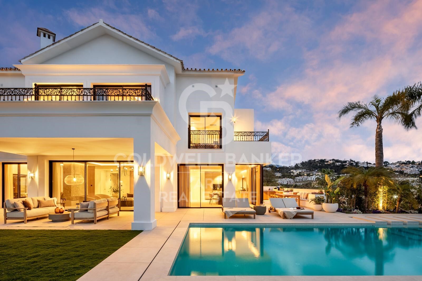 Villa mediterránea de lujo con vistas panorámicas en Los Arqueros, Benahavís