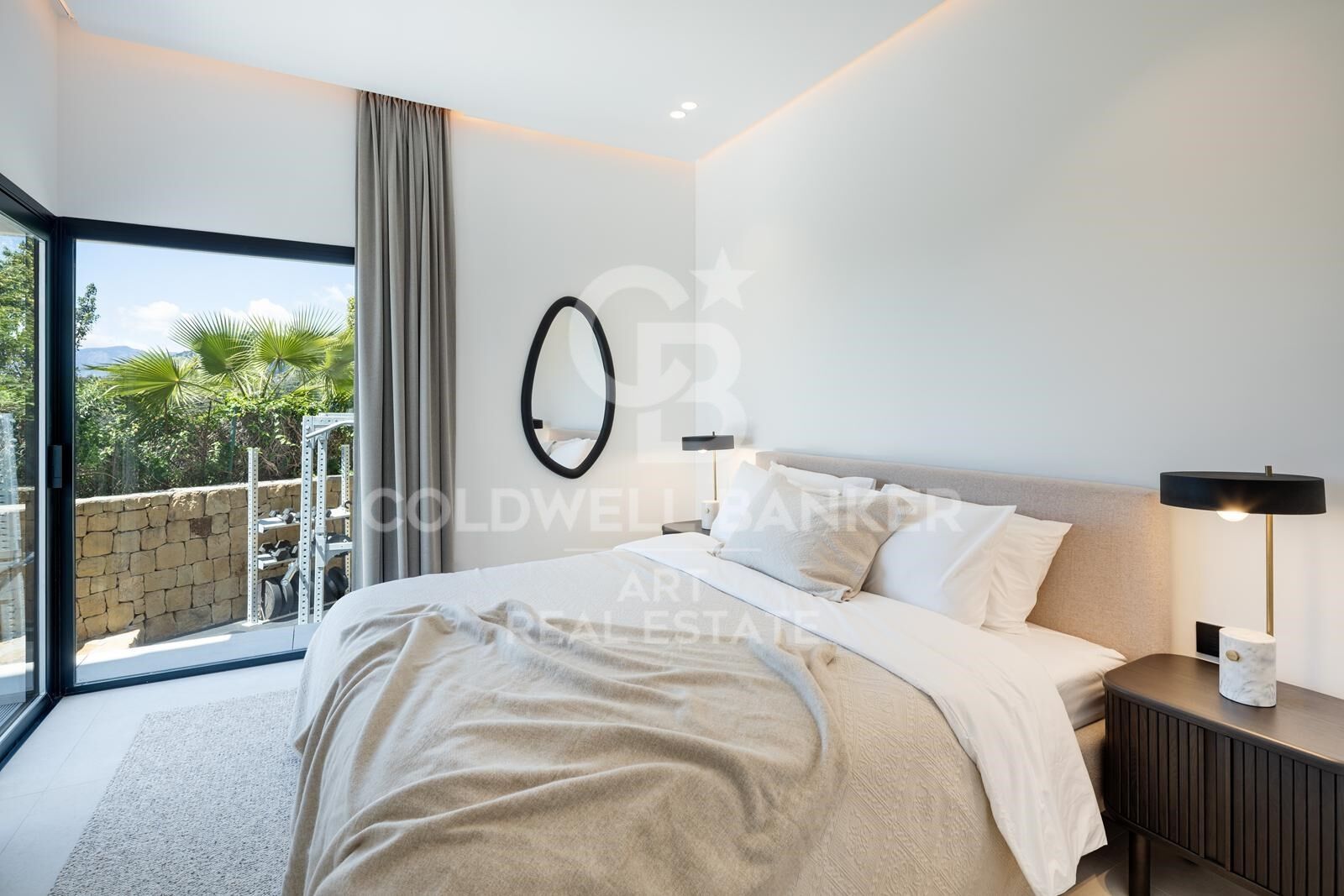 Villa mediterránea de lujo con vistas panorámicas en Los Arqueros, Benahavís