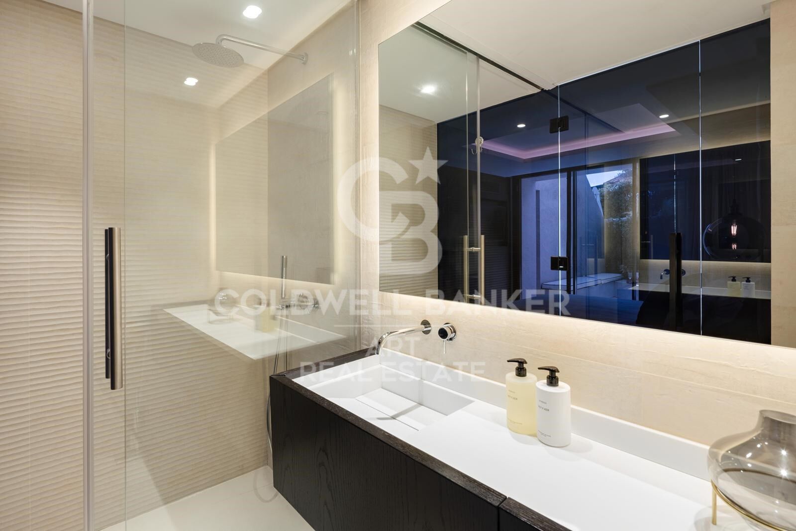 Moderne Luxusvilla mit Meerblick in La Quinta, Benahavís