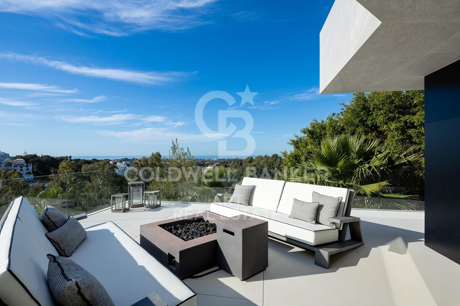 Moderne Luxusvilla mit Meerblick in La Quinta, Benahavís