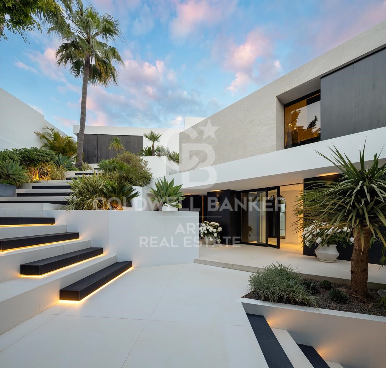 Moderne Luxusvilla mit Meerblick in La Quinta, Benahavís