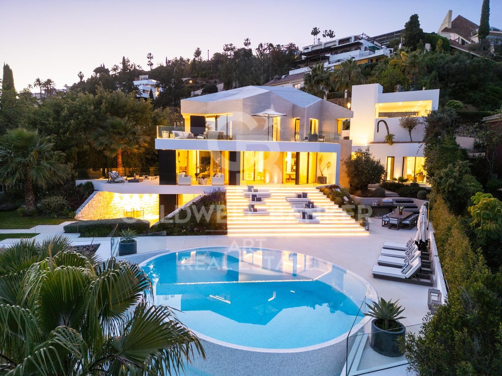 Moderne Luxusvilla mit Meerblick in La Quinta, Benahavís