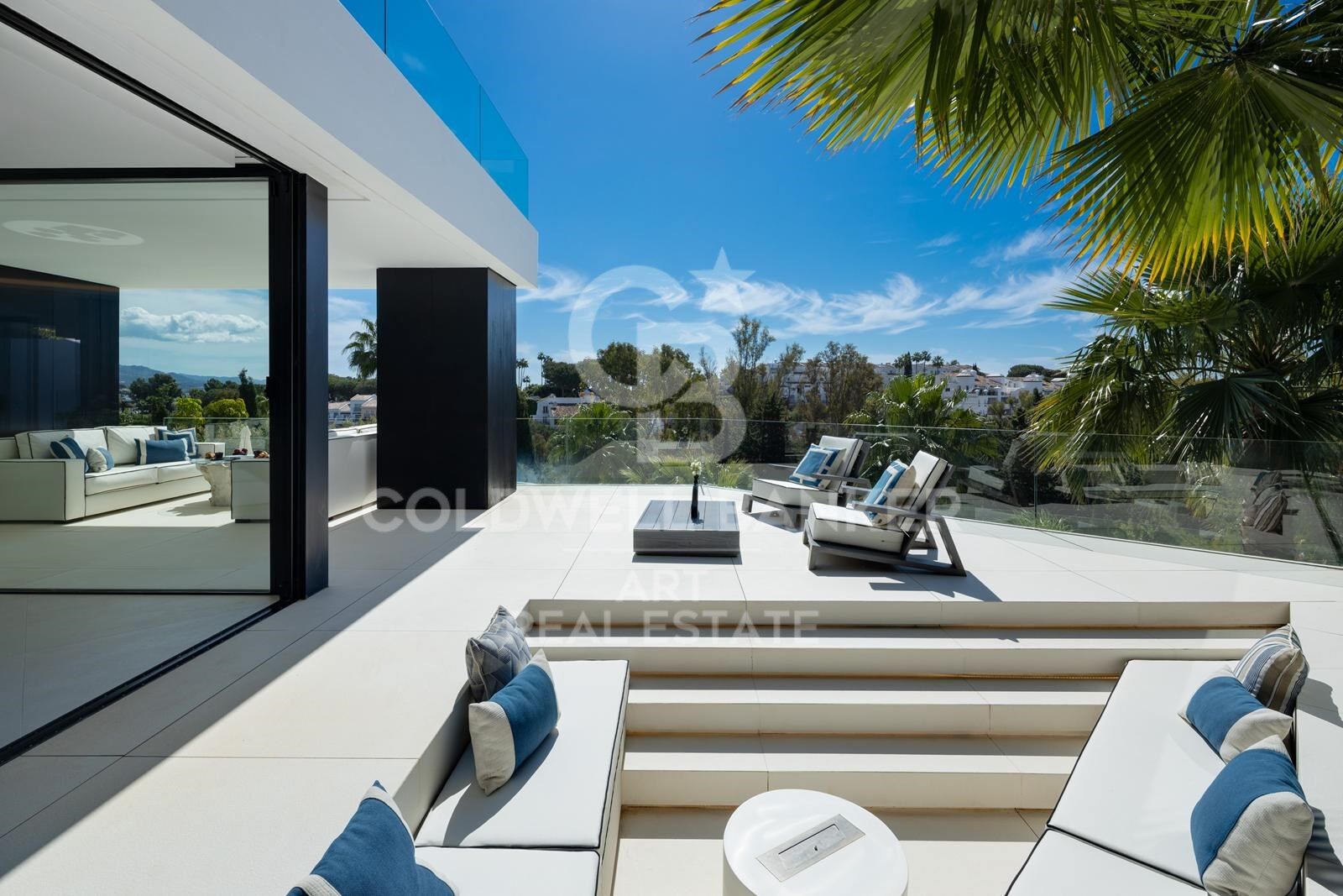 Villa moderna de lujo con vistas al mar en La Quinta, Benahavís