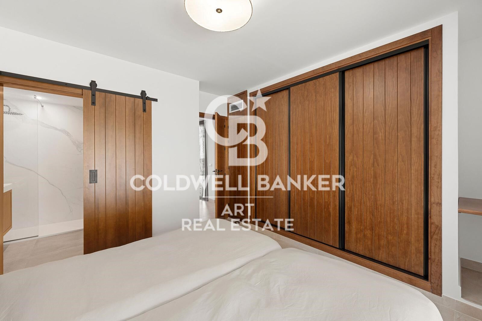 Modern One-Level Villa with Sea Views in Elviria, Marbella East