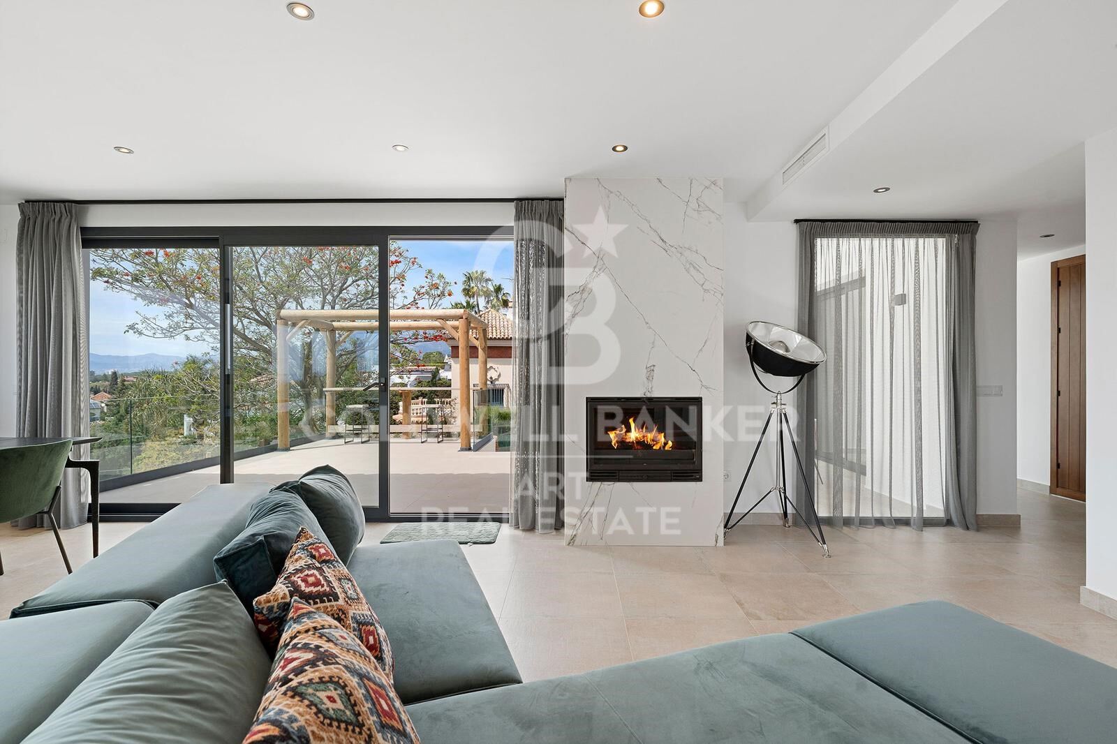 Modern One-Level Villa with Sea Views in Elviria, Marbella East