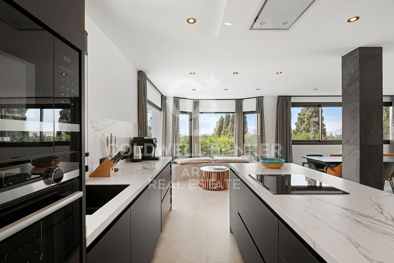 Modern One-Level Villa with Sea Views in Elviria, Marbella East