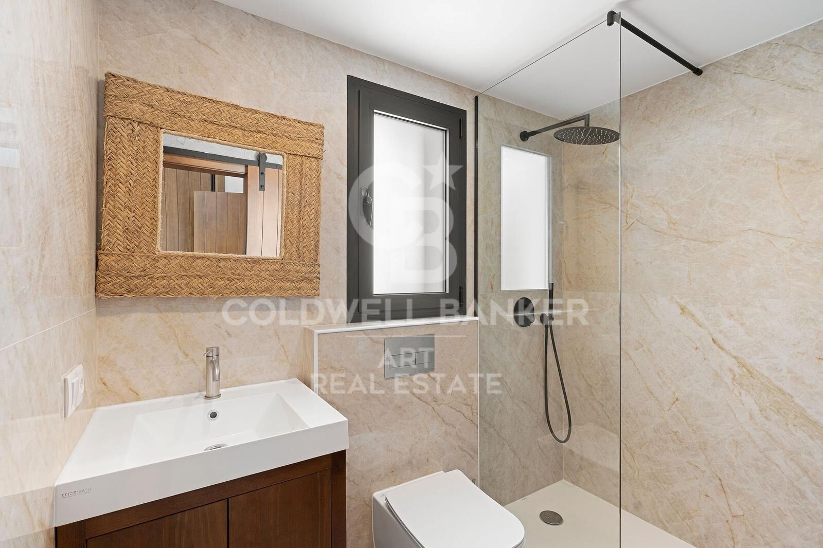 Modern One-Level Villa with Sea Views in Elviria, Marbella East