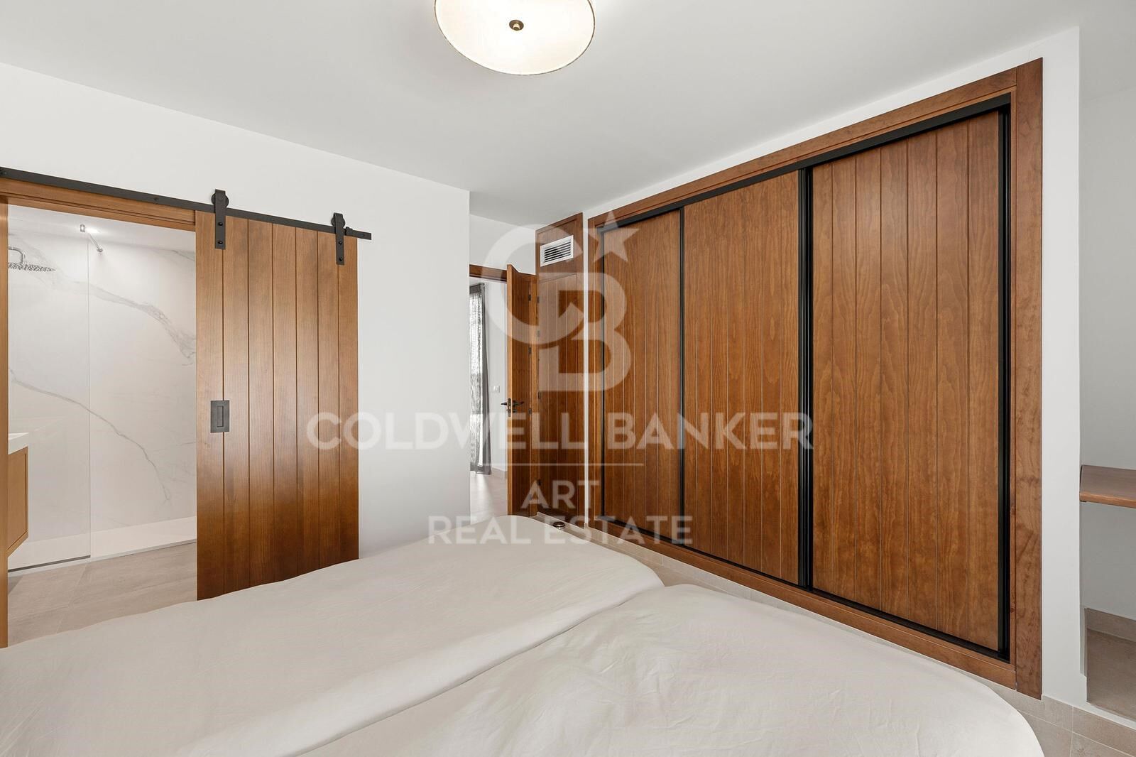 Modern One-Level Villa with Sea Views in Elviria, Marbella East