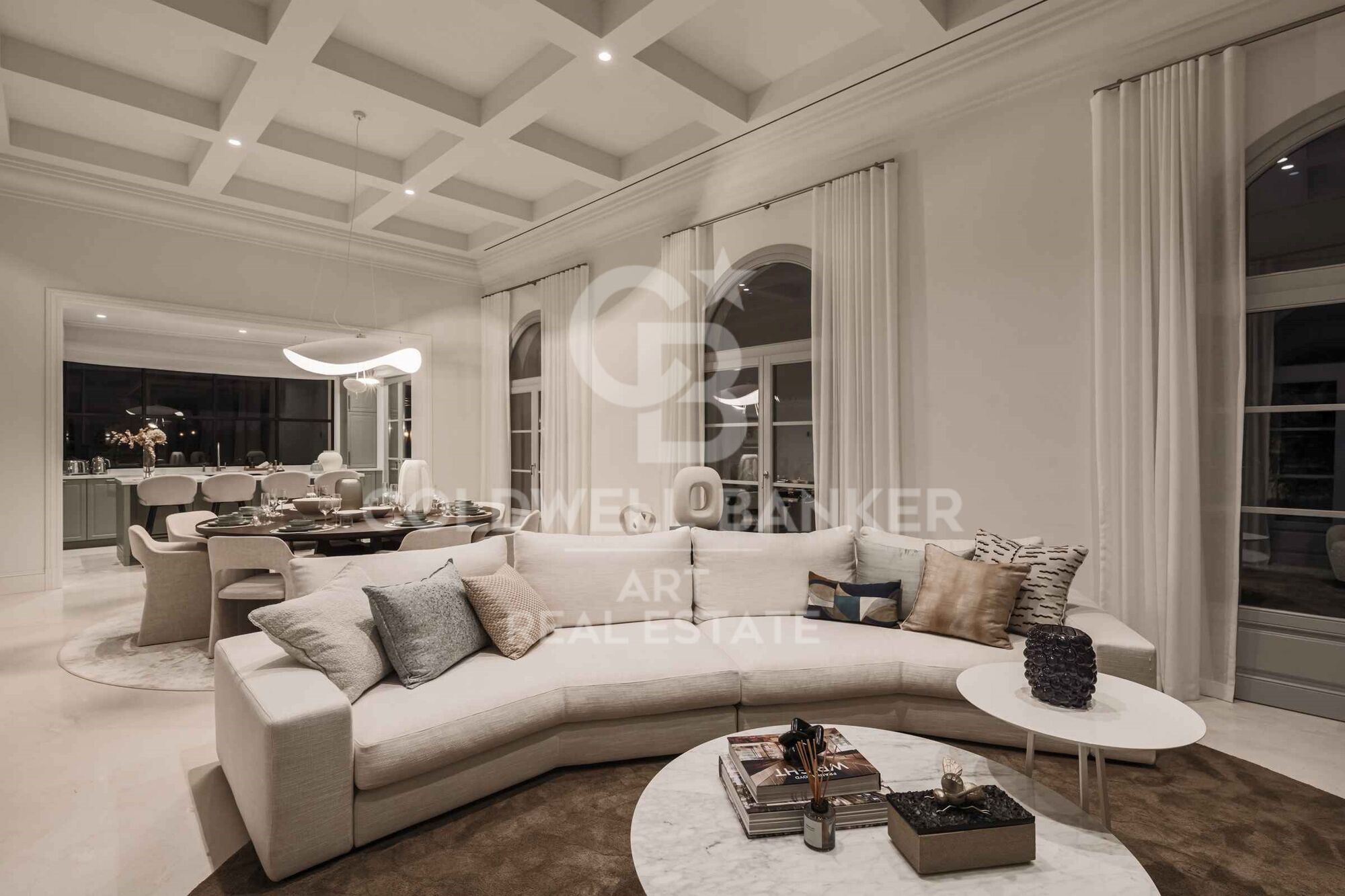 Elegante Villa im französischen Stil in La Cerquilla, Nueva Andalucía