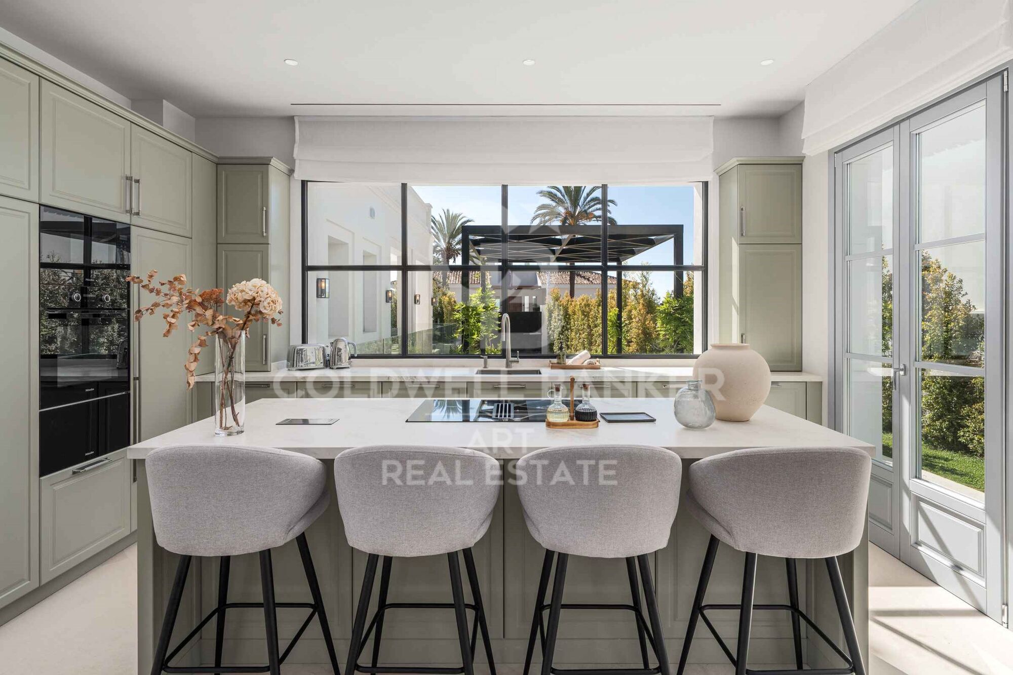 Elegante Villa im französischen Stil in La Cerquilla, Nueva Andalucía