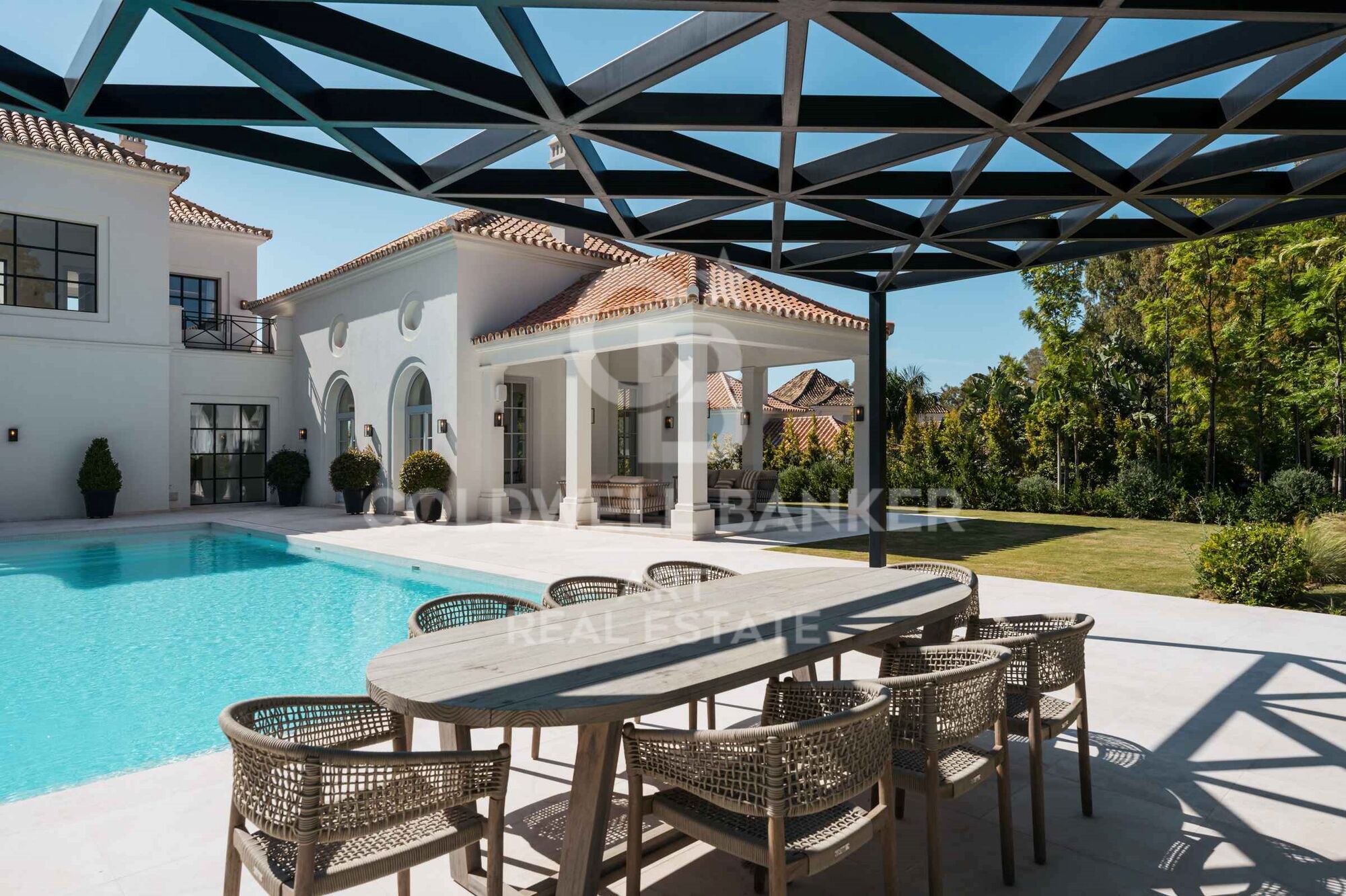 Elegante Villa im französischen Stil in La Cerquilla, Nueva Andalucía