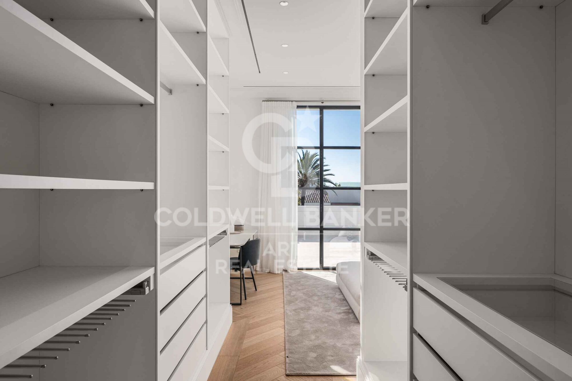 Elegante Villa im französischen Stil in La Cerquilla, Nueva Andalucía