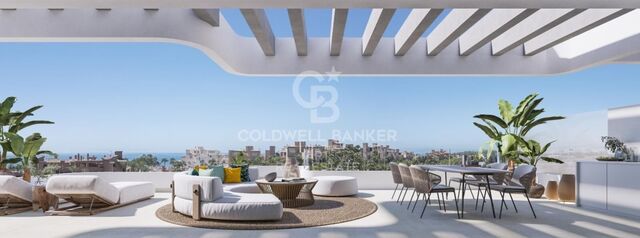 Nouveau développement avec des maisons très spacieuses à Estepona